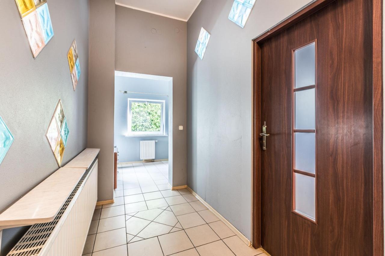 Hostel Tanie Spanie Przy Malcie - Zameldowanie Bezobslugowe - *