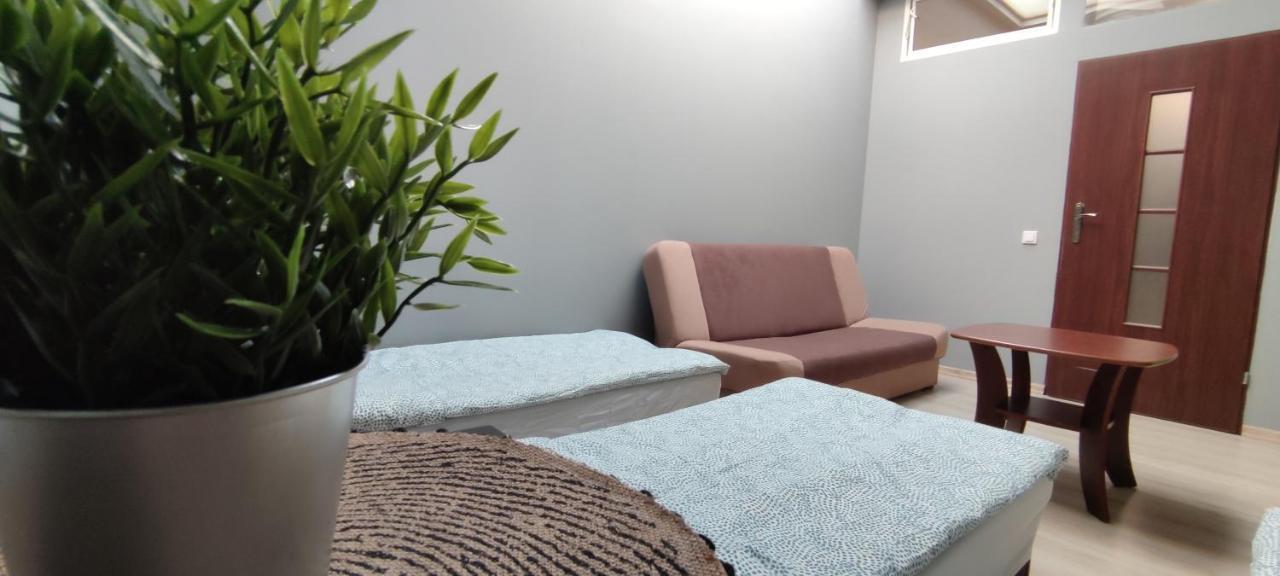Hostel Tanie Spanie Przy Malcie - Zameldowanie Bezobslugowe - *