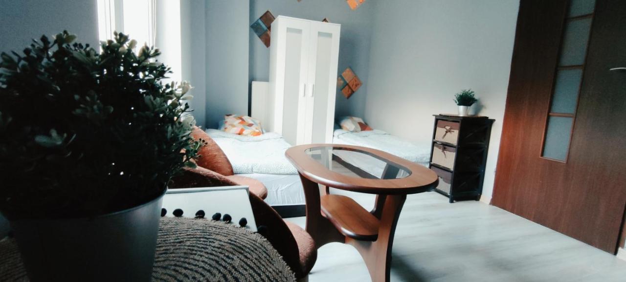 Hostel Tanie Spanie Przy Malcie - Zameldowanie Bezobslugowe - *